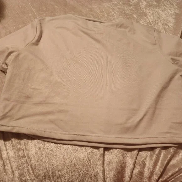 Crop top - Picture 2 of 2